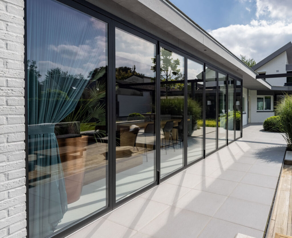 MB-86, aluminium kozijnen